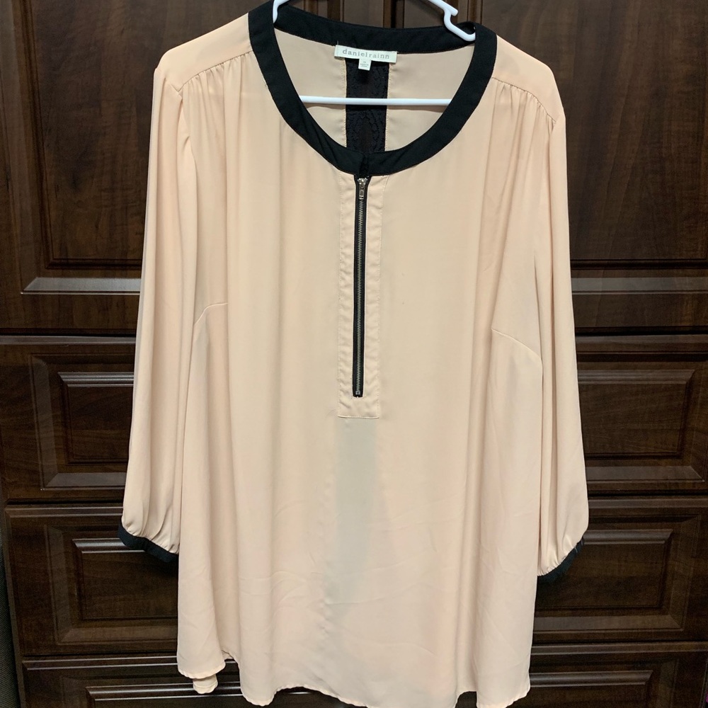 Daniel Rainn zippered front & Lace Back